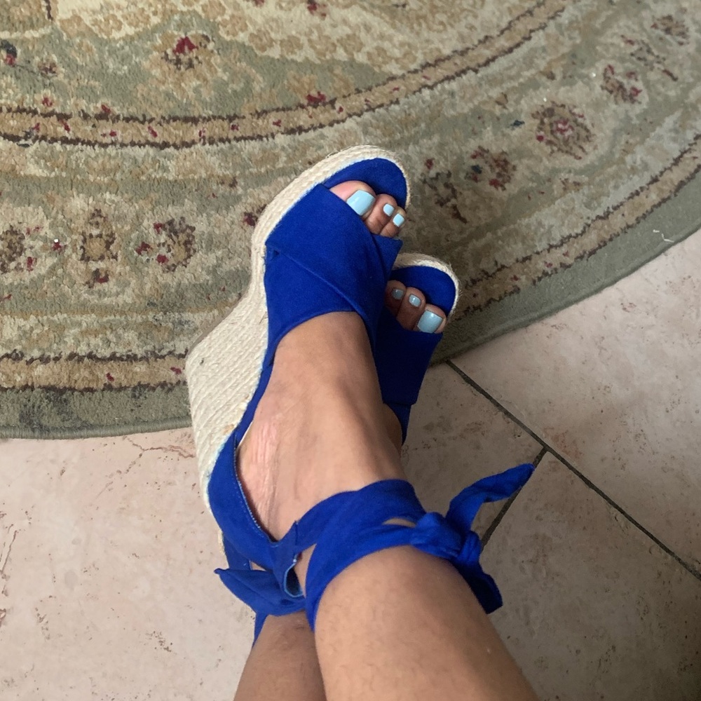 Blue wedges